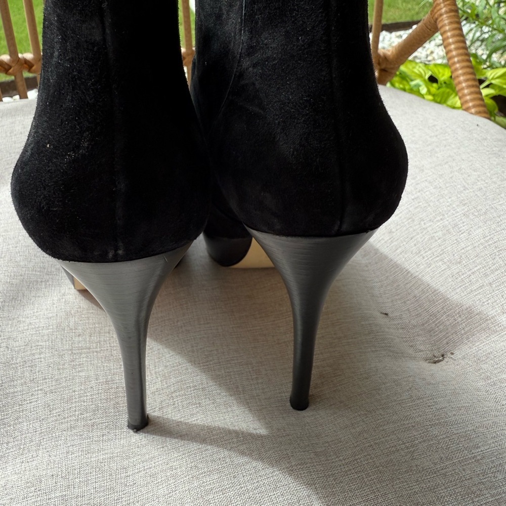 Michael Kors Eboni Bootie “Size 8M” - Picture 3 of 9